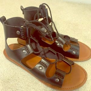 American Eagle Sandals Size 8
